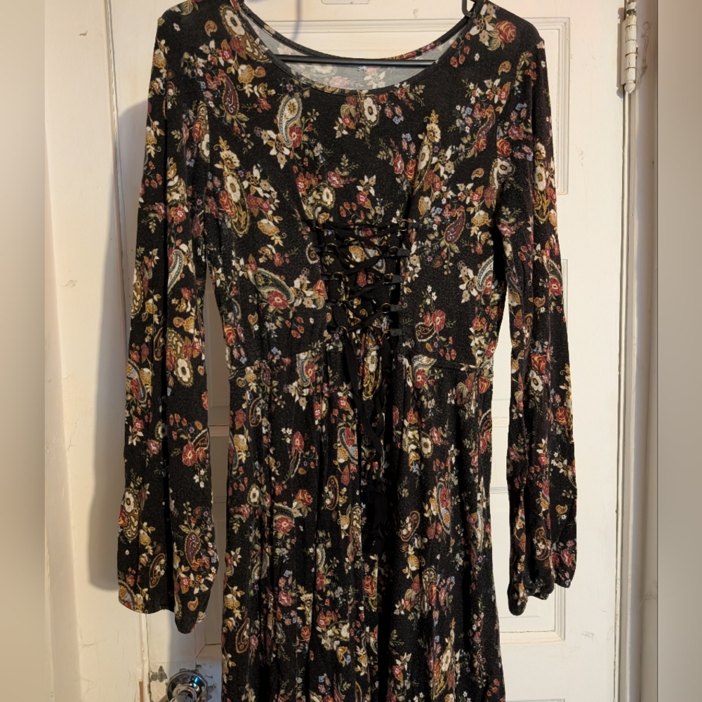 Tunic Style Lace-Front Longsleeve Dress